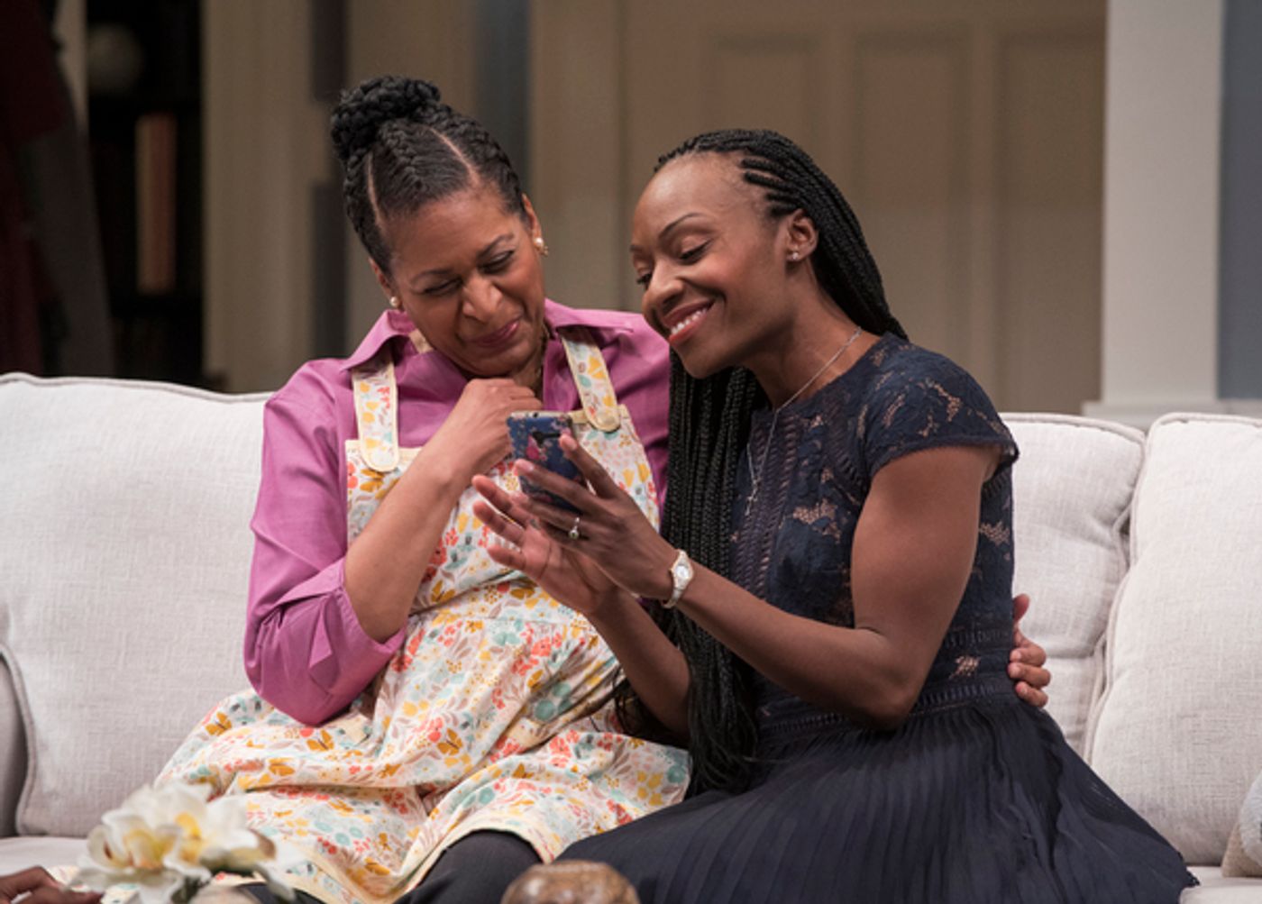 Photo Flash: First Look at Steppenwolf's FAMILIAR  Image