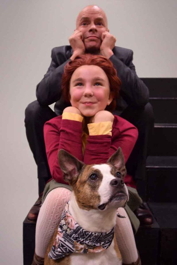 Osborn Focht as Oliver Warbucks, Gracie Nagle as Annie and Clementine as Sandy Photo