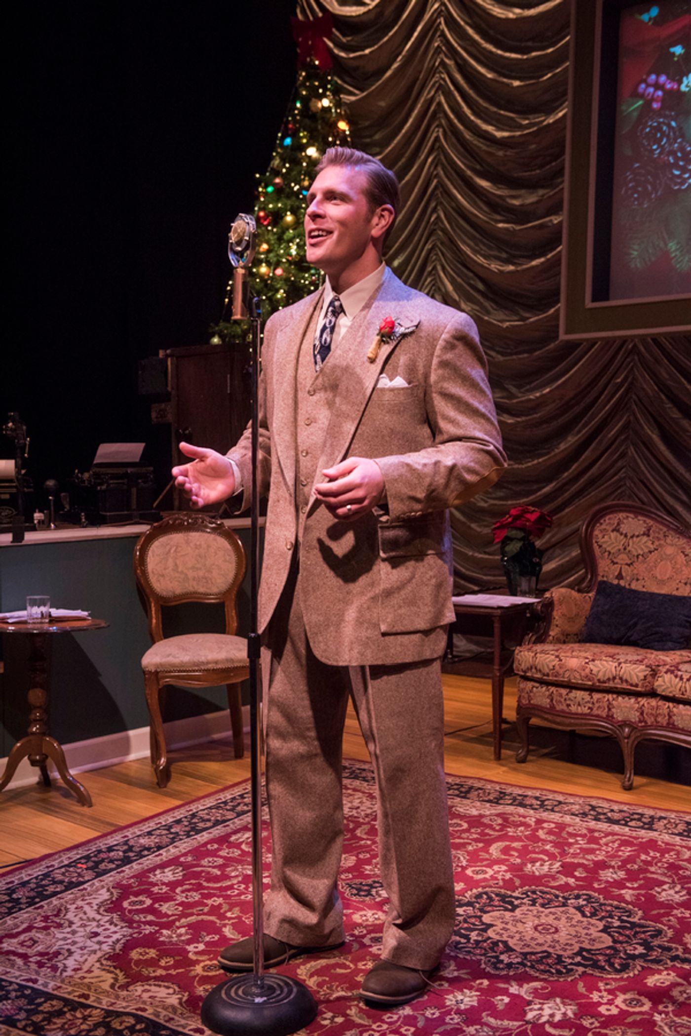 Photo Flash: American Blues Theater Presents IT'S A WONDERFUL LIFE: LIVE IN CHICAGO  Image