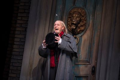 Larry Yando (Ebenezer Scrooge) Photo