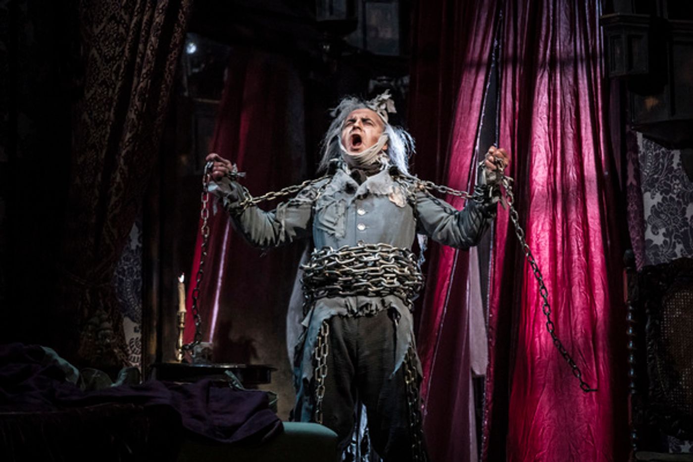 Photo Flash: The Goodman Theatre Presents the 41st Annual Production of A CHRISTMAS CAROL  Image