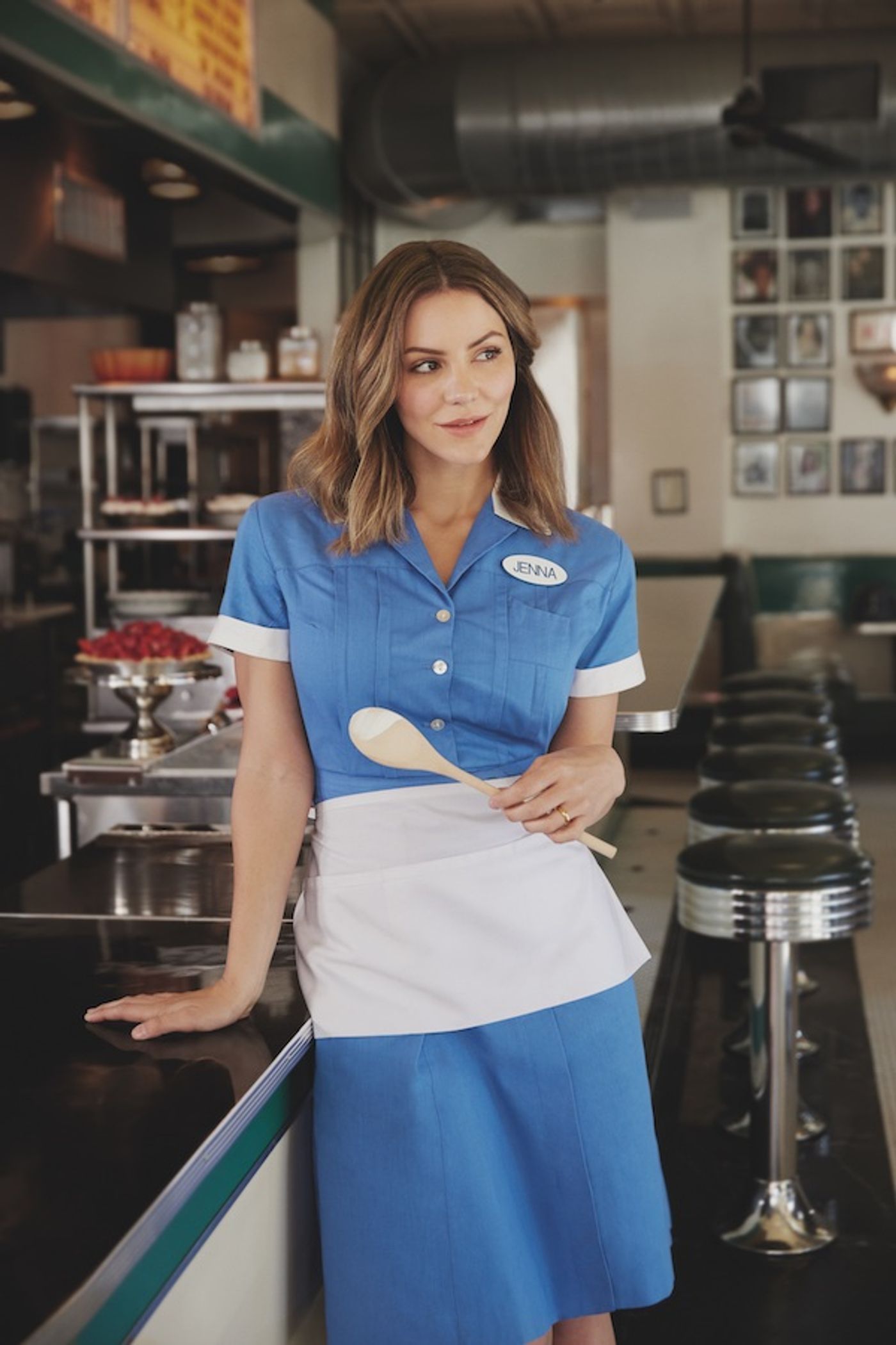 Katharine McPhee Will Star In The West End's WAITRESS!  Image