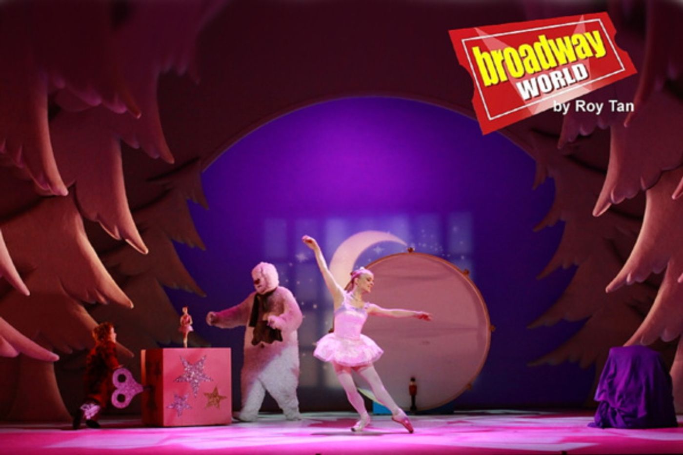 Photo Flash: First Look at THE SNOWMAN at Peacock Theatre Photo Flash: First Look at THE SNOWMAN at Peacock Theatre Image