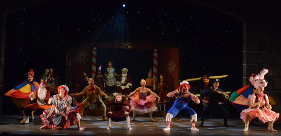 Photo Flash: Arizona Broadway Theatre Presents MIRACLE ON 34TH STREET Image