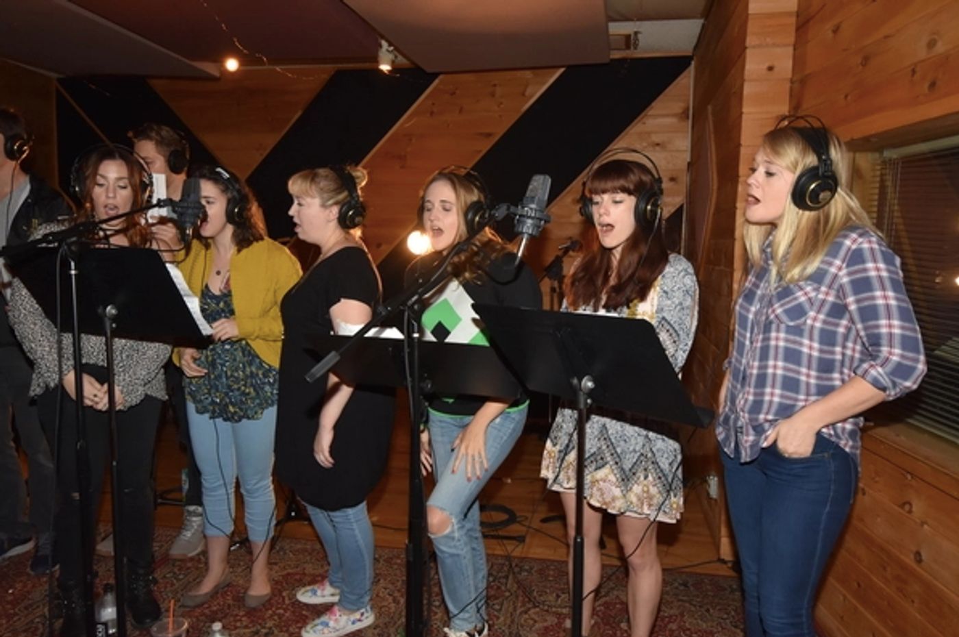 Wake Up With BWW 11/27: First Listen to MARY POPPINS RETURNS, and More!  Image