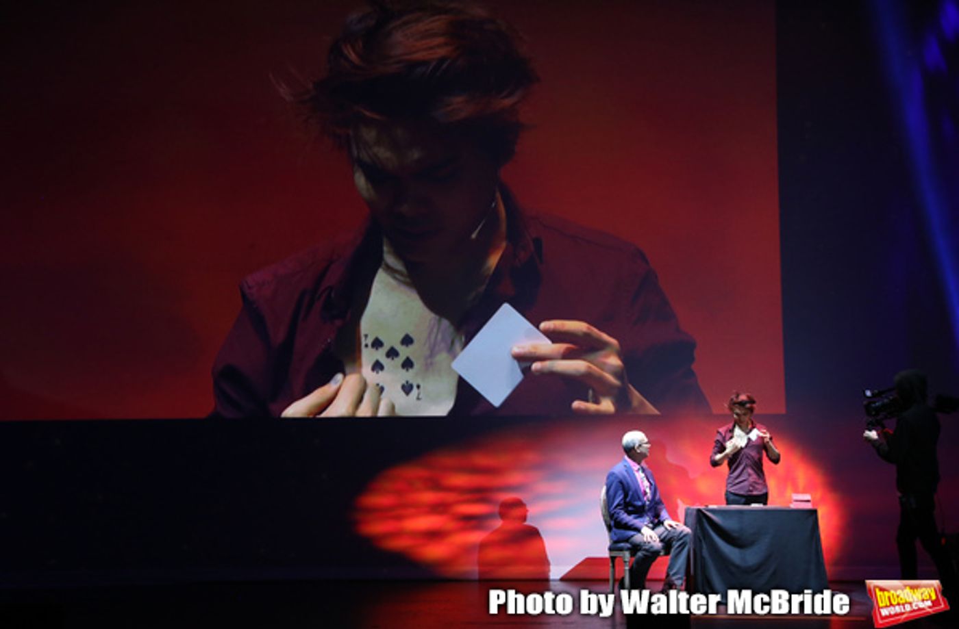 Wake Up With BWW 11/28: HADESTOWN Will Transfer to Broadway, and More! Wake Up With BWW 11/28: HADESTOWN Will Transfer to Broadway, and More! Image