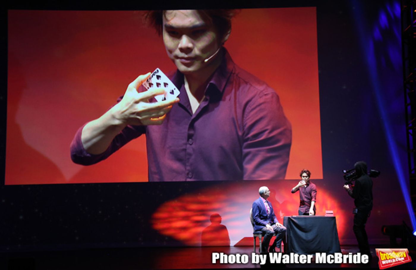 Photo Coverage: The Stars of THE ILLUSIONISTS - MAGIC OF THE HOLIDAYS Meet The Press!  Image