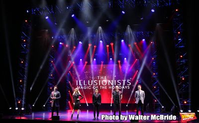 Colin Cloud, ChloÃ© Crawford, Shin Lim, Darcy Oake and Adam Trent Photo