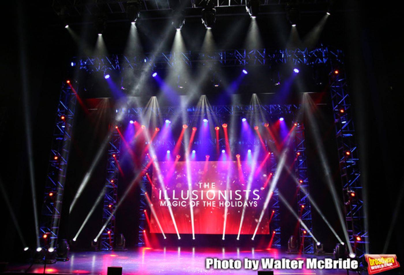 Photo Coverage: The Stars of THE ILLUSIONISTS - MAGIC OF THE HOLIDAYS Meet The Press!  Image