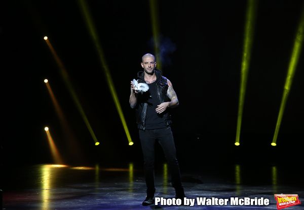 Darcy Oake, â€œThe Grand Illusionistâ€ Photo