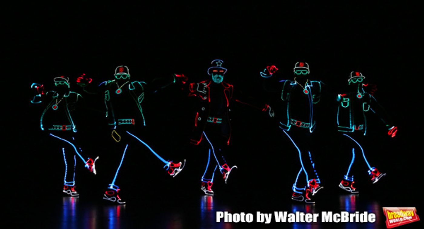 Photo Coverage: The Stars of THE ILLUSIONISTS - MAGIC OF THE HOLIDAYS Meet The Press!  Image