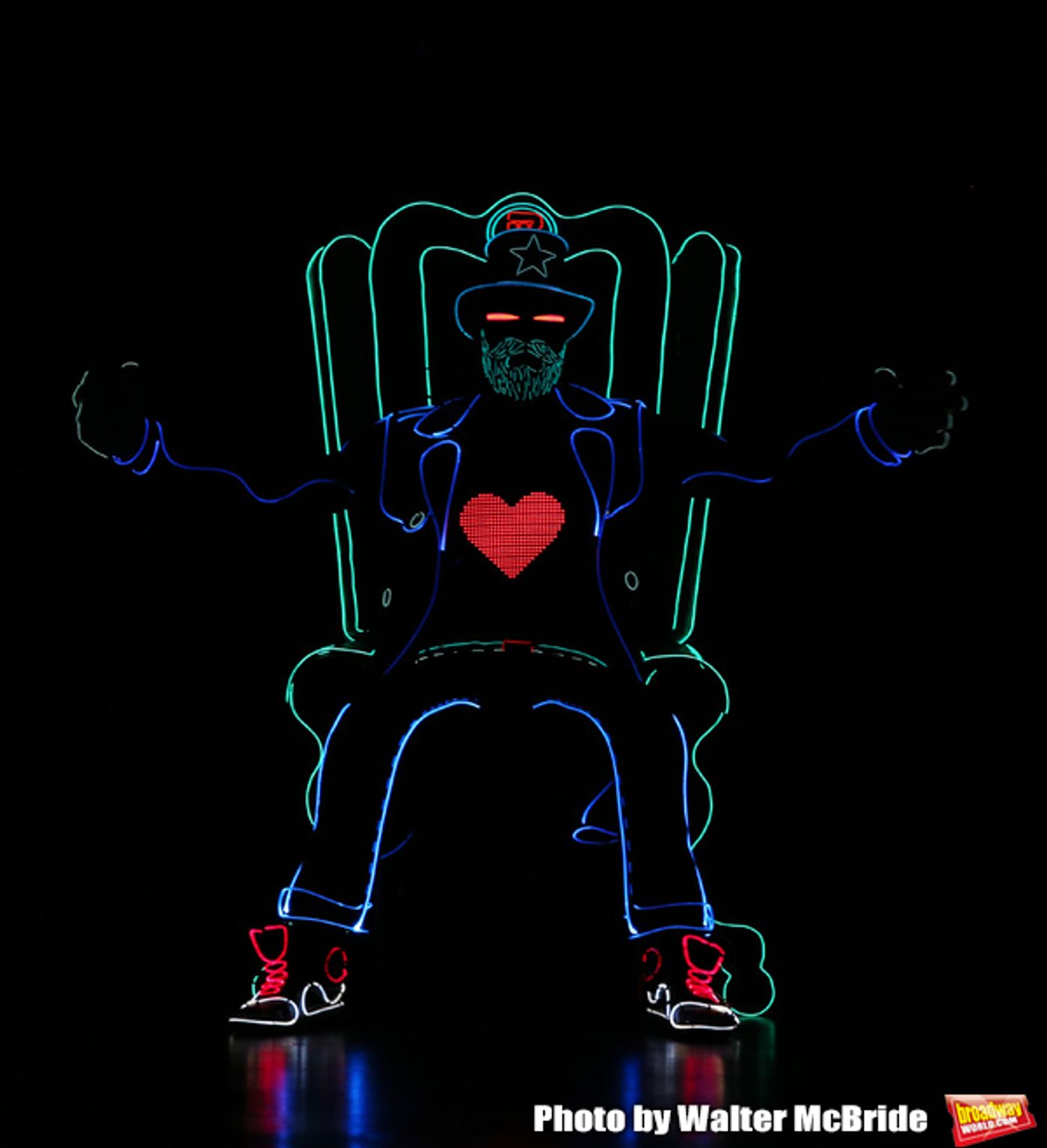 Photo Coverage: The Stars of THE ILLUSIONISTS - MAGIC OF THE HOLIDAYS Meet The Press!  Image