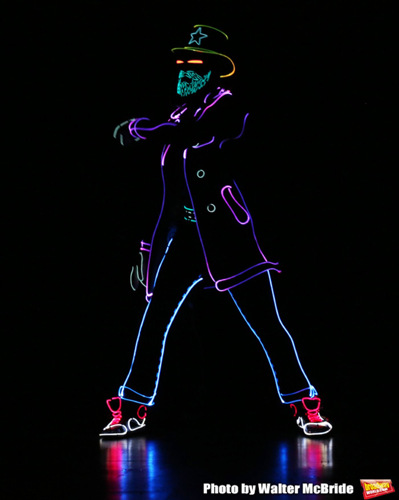 Photo Coverage: The Stars of THE ILLUSIONISTS - MAGIC OF THE HOLIDAYS Meet The Press!  Image