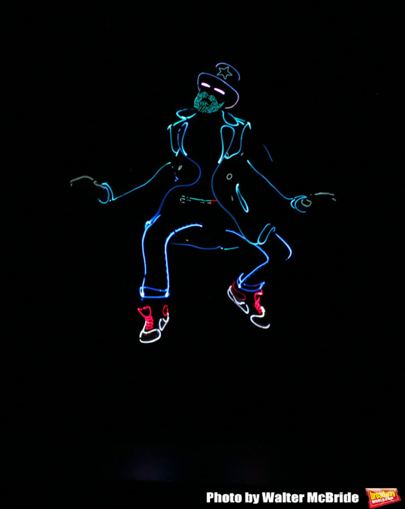 Photo Coverage: The Stars of THE ILLUSIONISTS - MAGIC OF THE HOLIDAYS Meet The Press!  Image