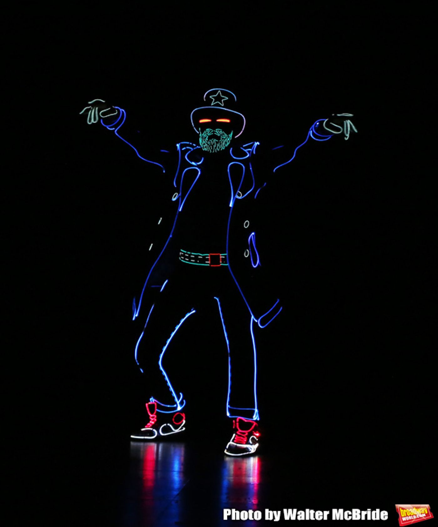 Photo Coverage: The Stars of THE ILLUSIONISTS - MAGIC OF THE HOLIDAYS Meet The Press!  Image