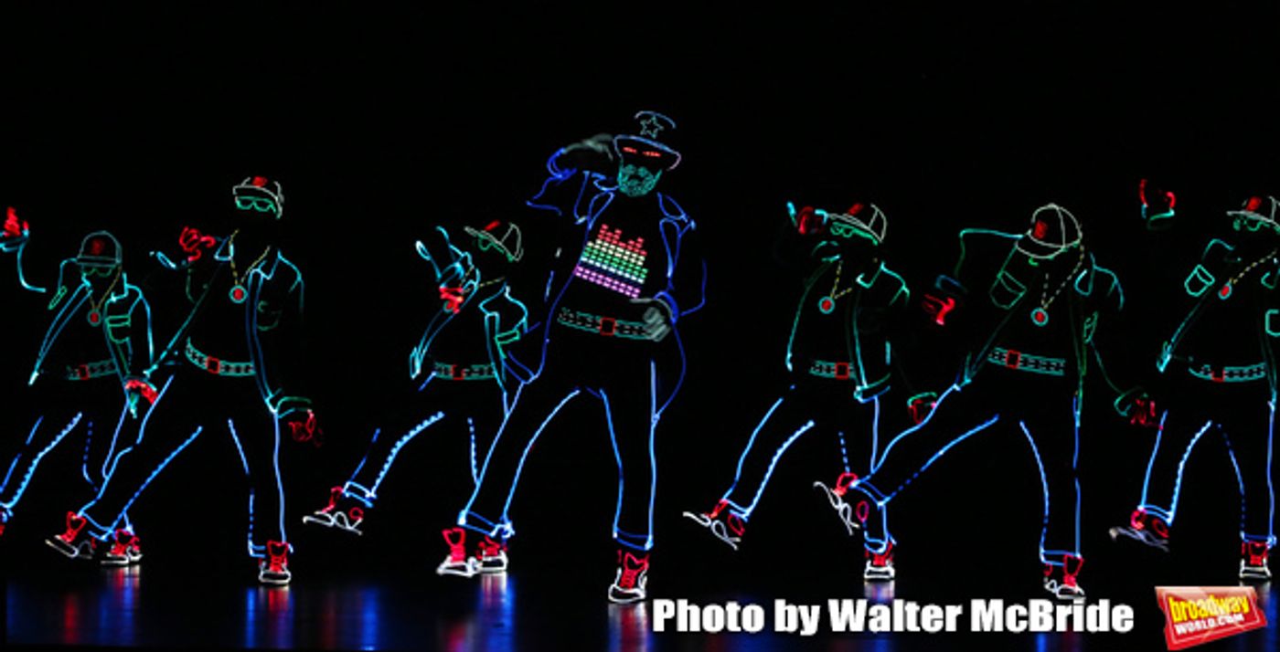 Photo Coverage: The Stars of THE ILLUSIONISTS - MAGIC OF THE HOLIDAYS Meet The Press!  Image