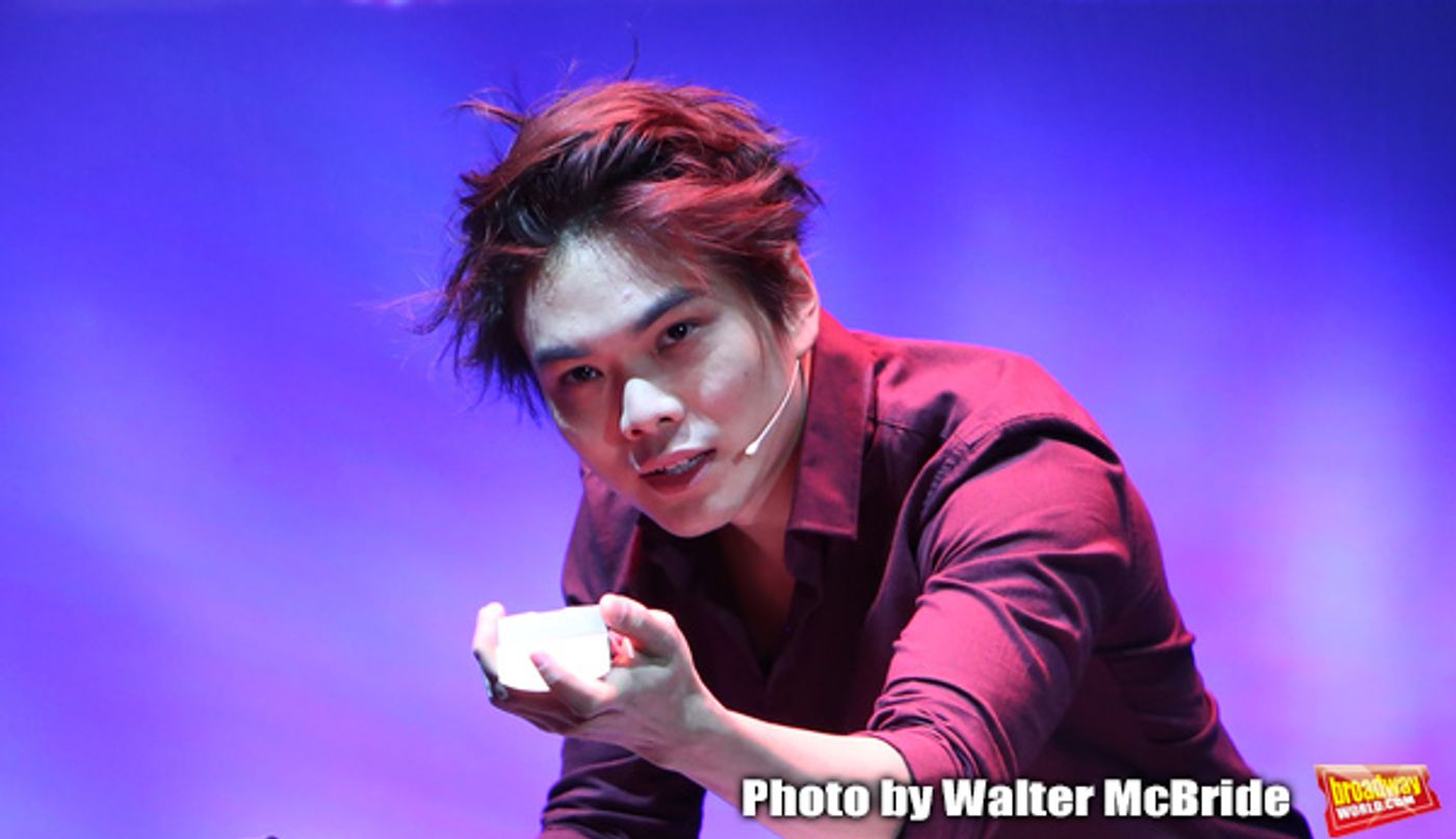 Photo Coverage: The Stars of THE ILLUSIONISTS - MAGIC OF THE HOLIDAYS Meet The Press!  Image