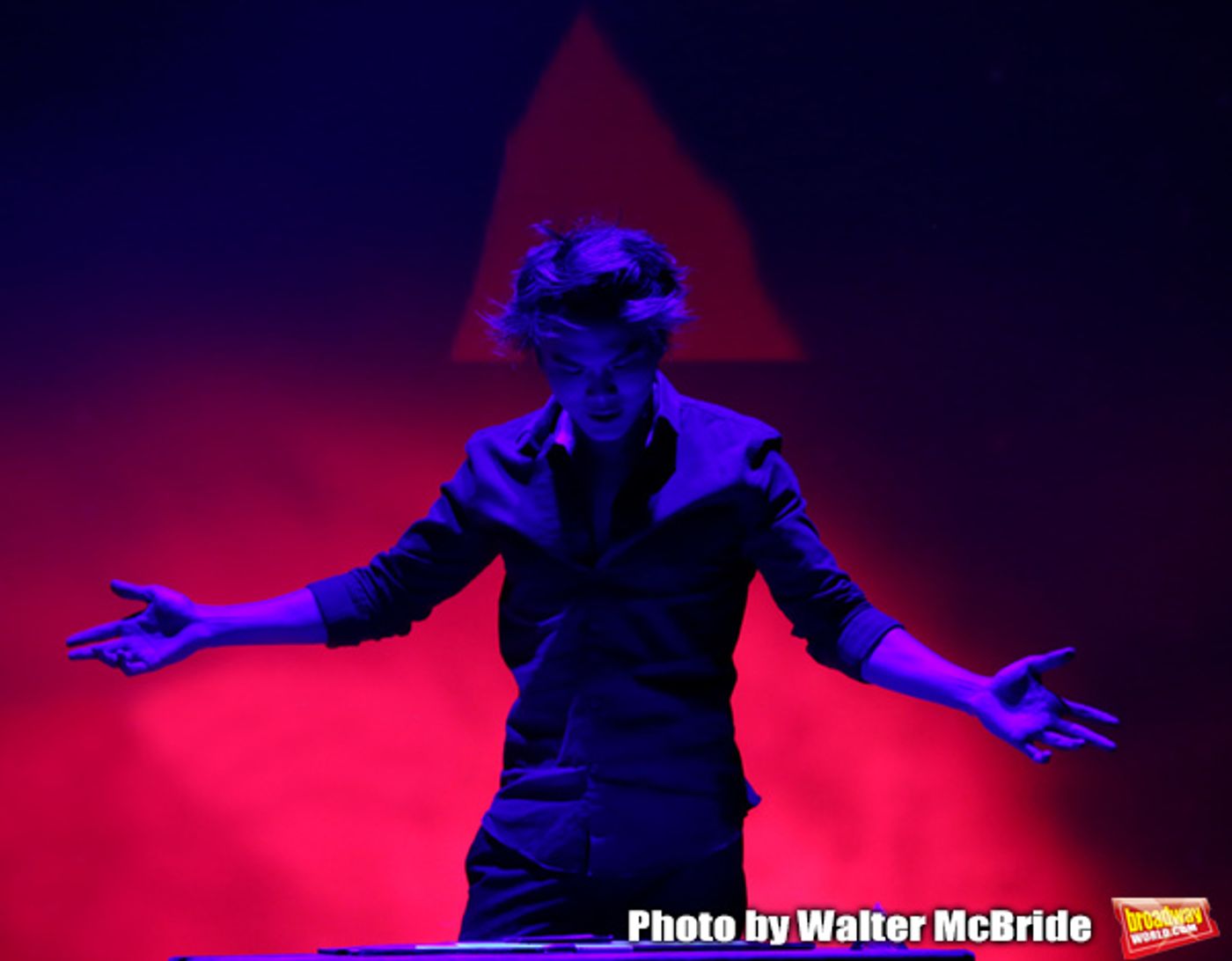 Photo Coverage: The Stars of THE ILLUSIONISTS - MAGIC OF THE HOLIDAYS Meet The Press!  Image