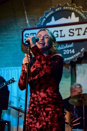 Hannah Bonnett @ BroadwayWorld Hannah Bonnett Photo