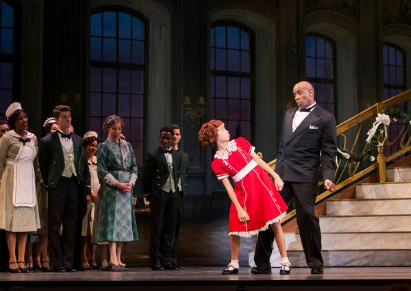 Visesia Fakatoufifita as Annie and Timothy McCuen Piggee as Oliver Warbucks Photo