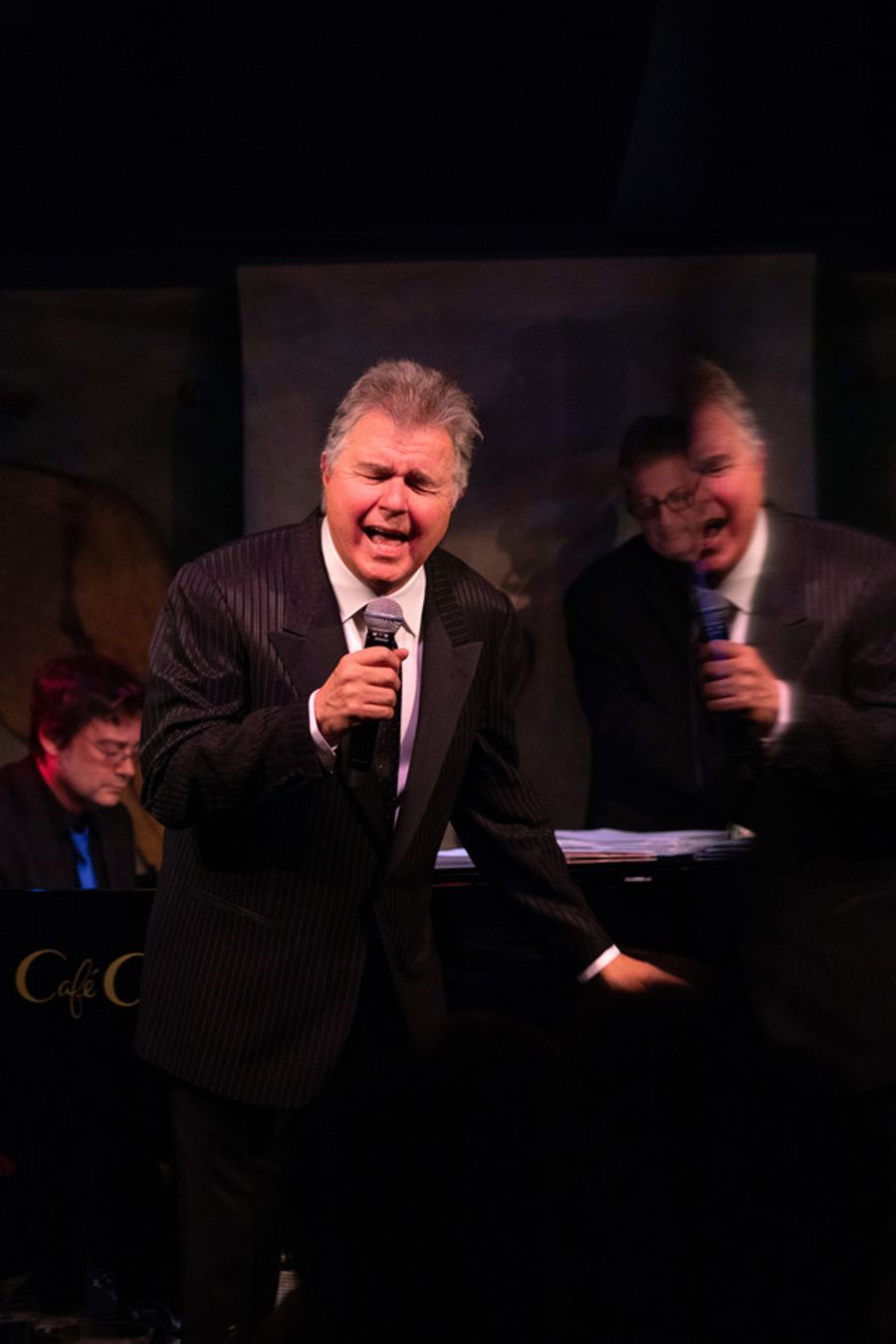 Photo Flash: Steve Tyrell Takes the Stage at Cafe Carlyle Image
