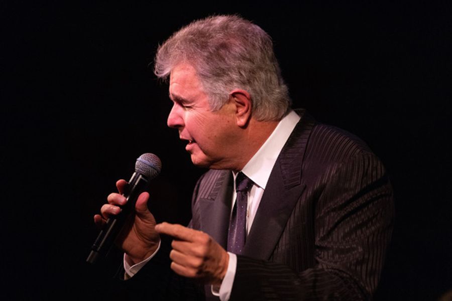 Photo Flash: Steve Tyrell Takes the Stage at Cafe Carlyle Image