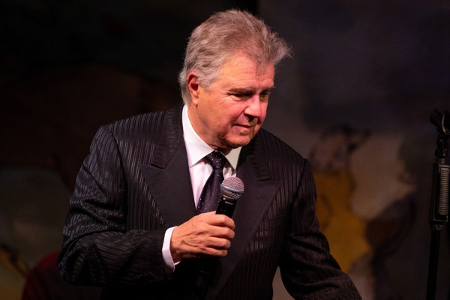 Photo Flash: Steve Tyrell Takes the Stage at Cafe Carlyle Image