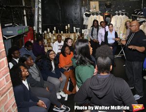 James Monroe Iglehart backstage with student performers Photo