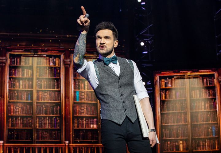 The Illusionists - Magic of the Holidays Production Photo