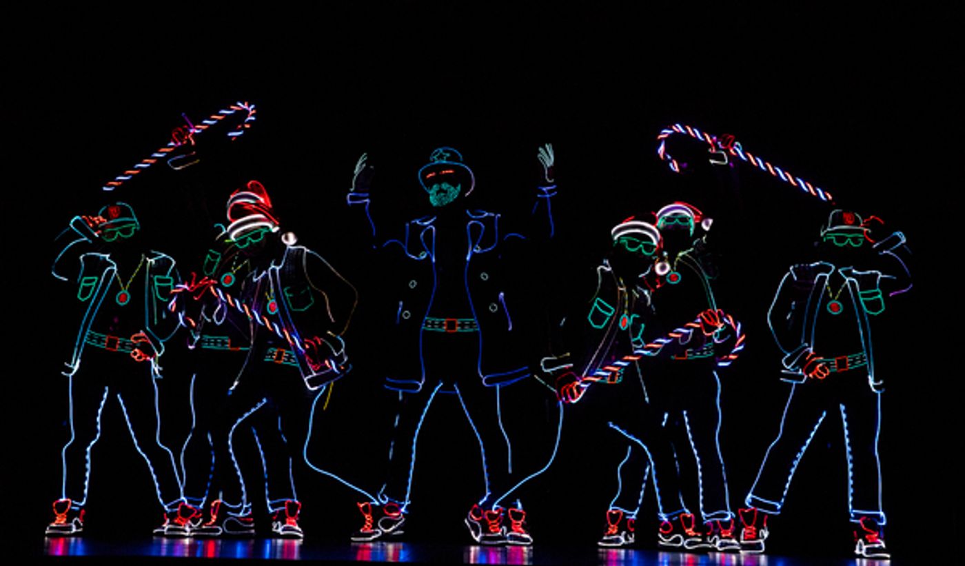 Photo Flash: THE ILLUSIONISTS Bring Holiday Magic to Broadway  Image