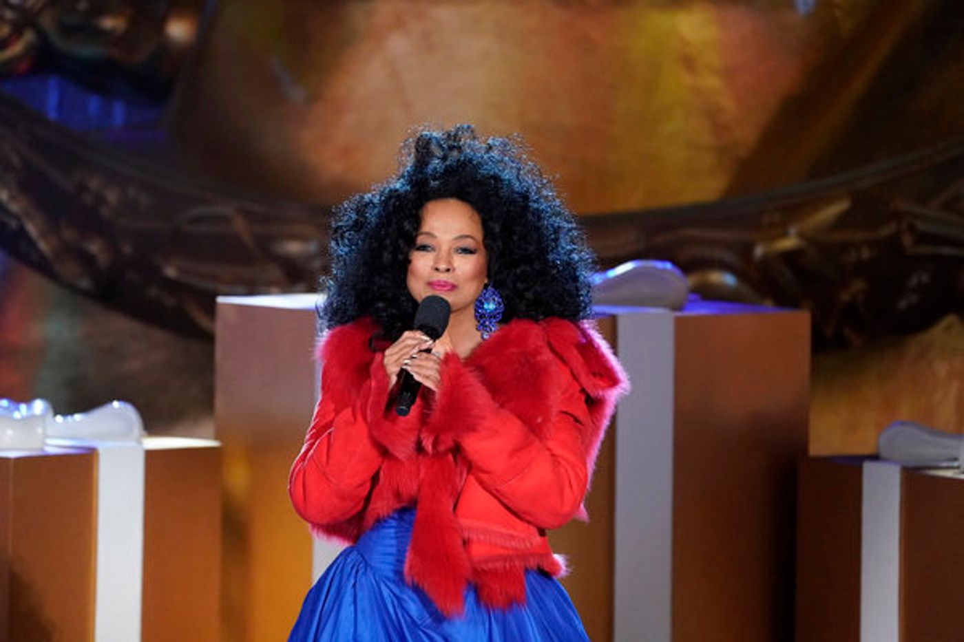 Photo Coverage: See Billy Porter, Diana Ross Perform at CHRISTMAS IN ROCKEFELLER CENTER  Image