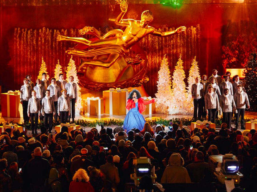 Photo Coverage: See Billy Porter, Diana Ross Perform at CHRISTMAS IN ROCKEFELLER CENTER  Image