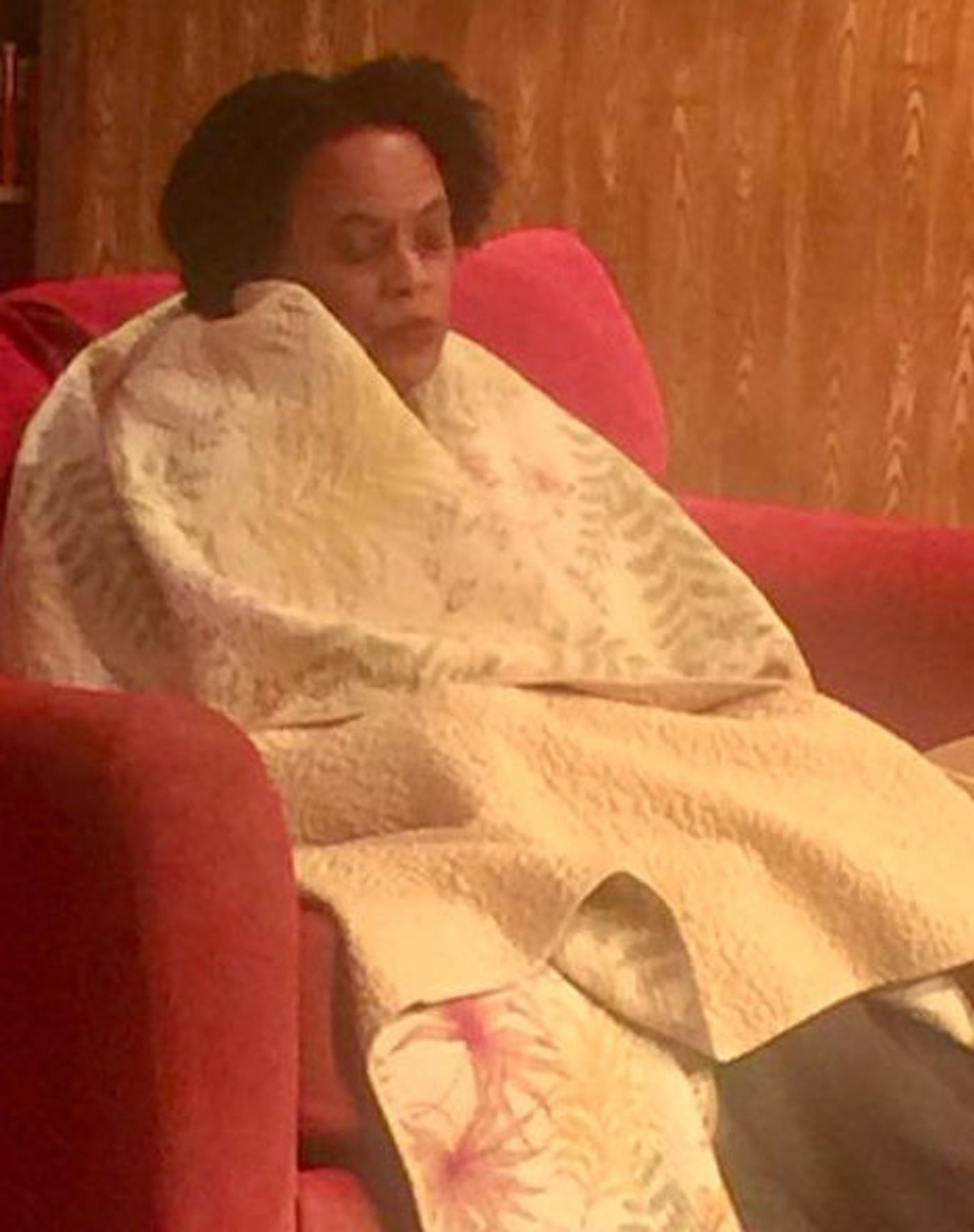 Review: Encore Theatre District's BAGGAGE has lots of Laughs.  Image