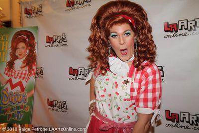 Dixie Longate on the red carpet
 Photo