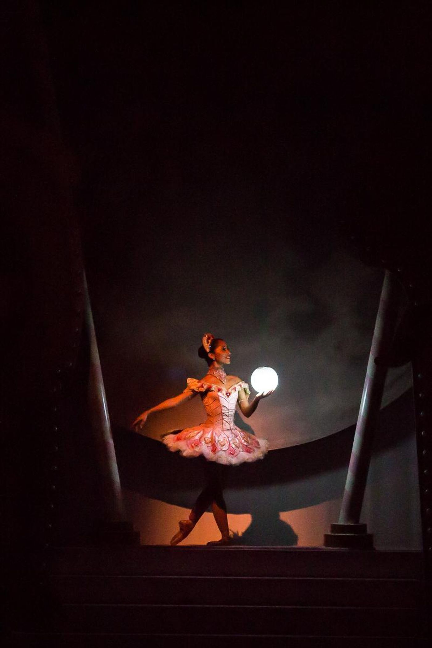 Review: After 10 Years, Nashville Ballet's NASHVILLE'S NUTCRACKER Dazzles and Delights  Image