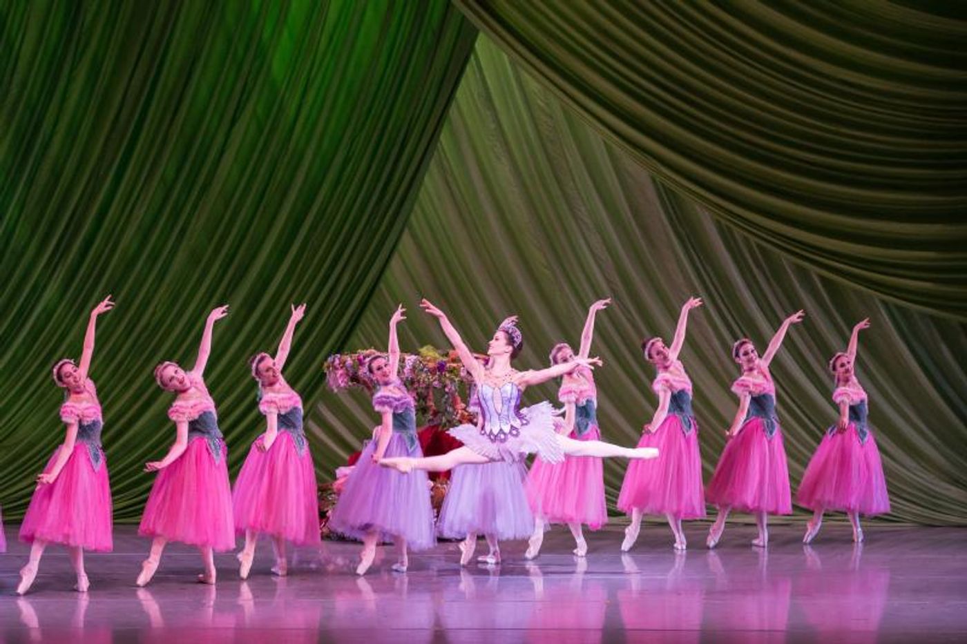 Review: After 10 Years, Nashville Ballet's NASHVILLE'S NUTCRACKER Dazzles and Delights  Image