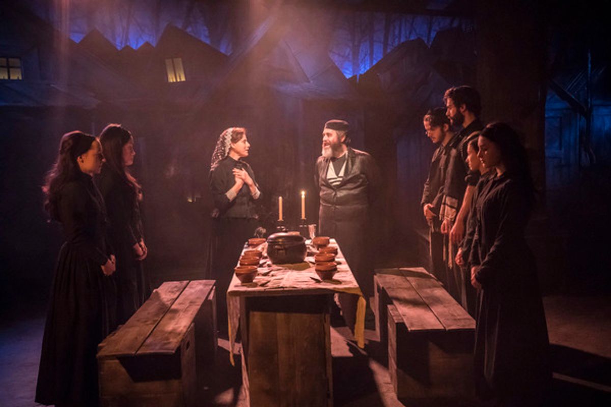 Kirsty MacLaren (Chava), Harriet Bunton (Hodel), Judy Kuhn(Golde), Andy Nyman (Tevye), Joshua Gannon (Motel), Stewart Clarke (Perchik), Sofia Bennett (Bielke), Shoshana Ezequiel (Shprintze) at 
