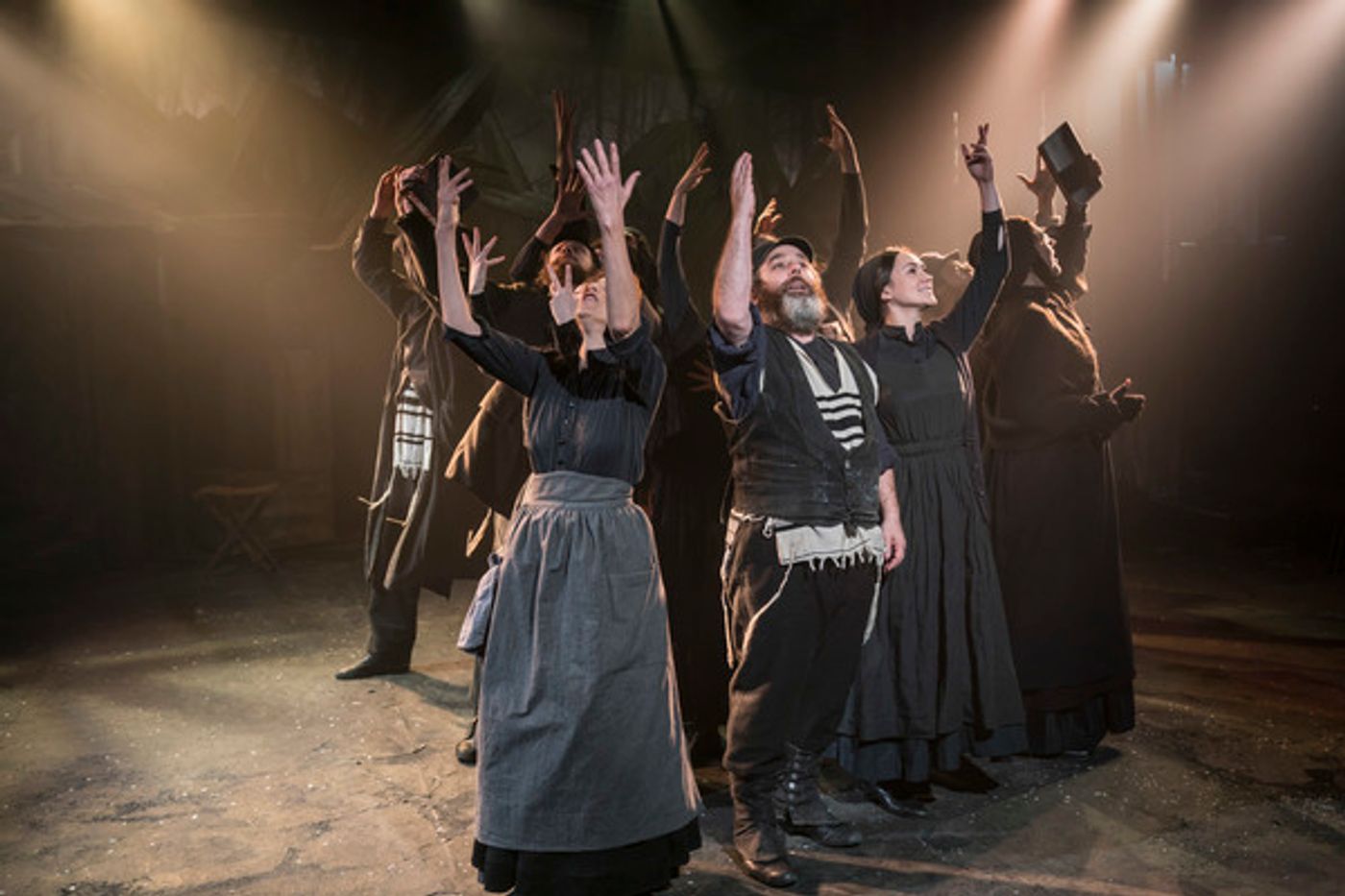 Photo Flash: First Look at Menier Chocolate Factory's Revival Of FIDDLER ON THE ROOF  Image