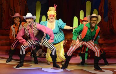 Mia Yuill, James-Paul McAllister, Lizzy Dive, Sarah Dare and Ejiro Richmond in Robins Photo