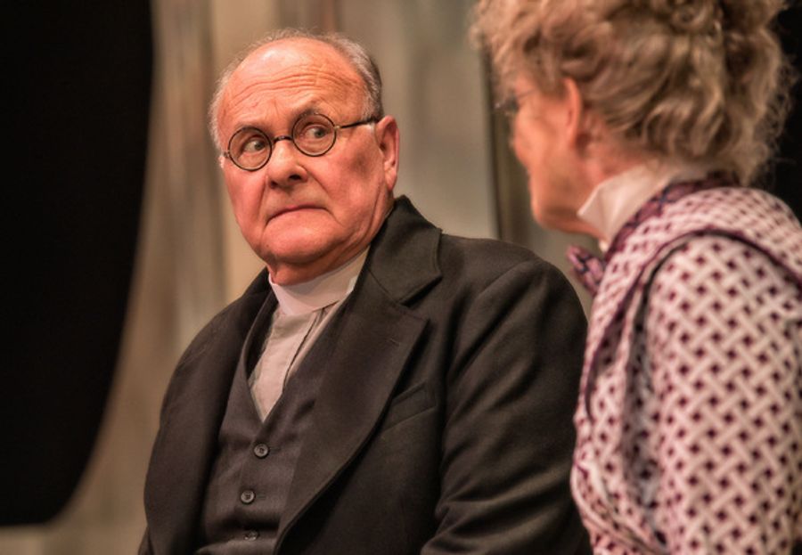 Photo Flash: THE IMPORTANCE OF BEING EARNEST At Everyman Theatre Image