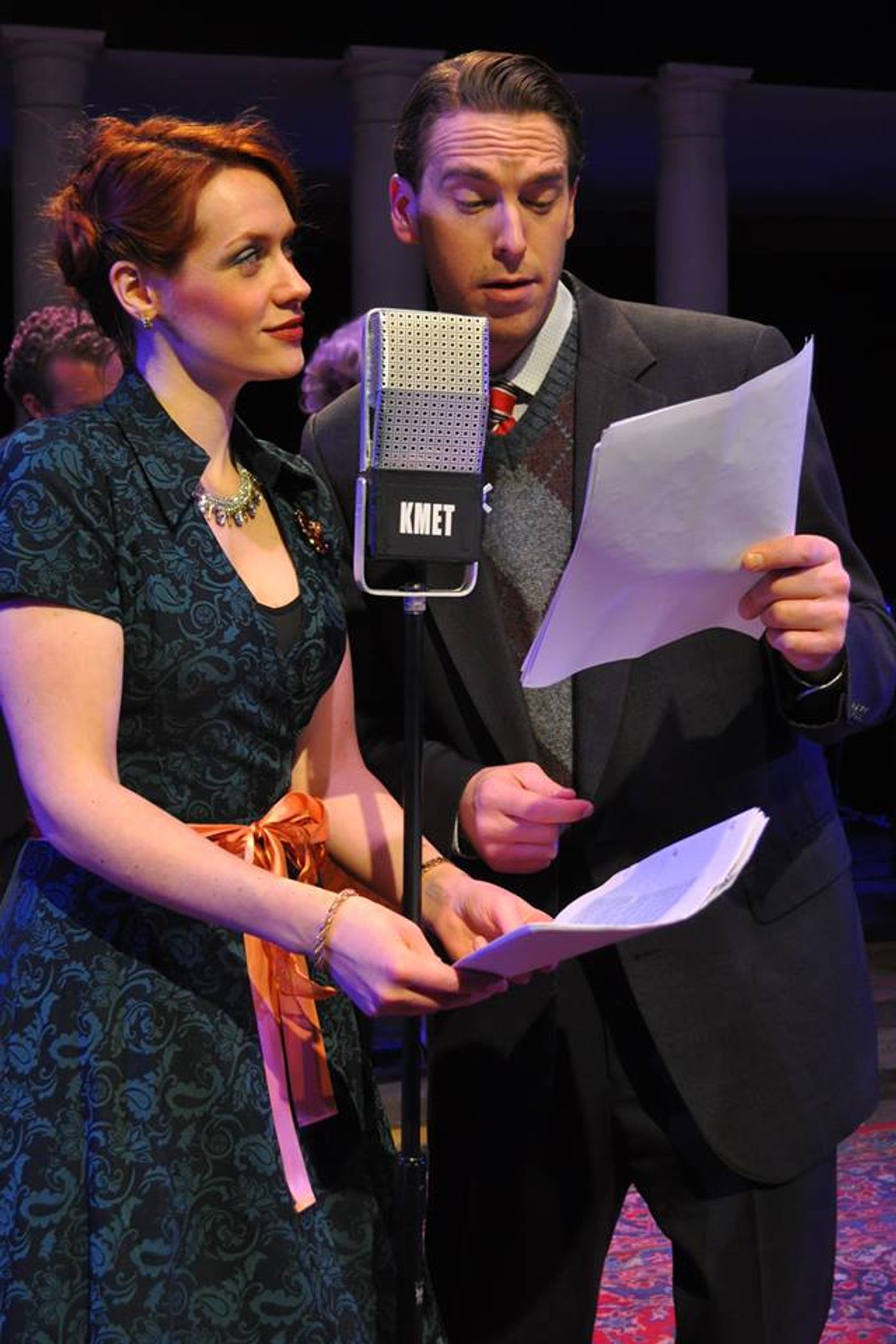 Review: IT'S A WONDERFUL LIFE: A LIVE RADIO PLAY at Metropolitan Ensemble Theatre At The Warwick  Image