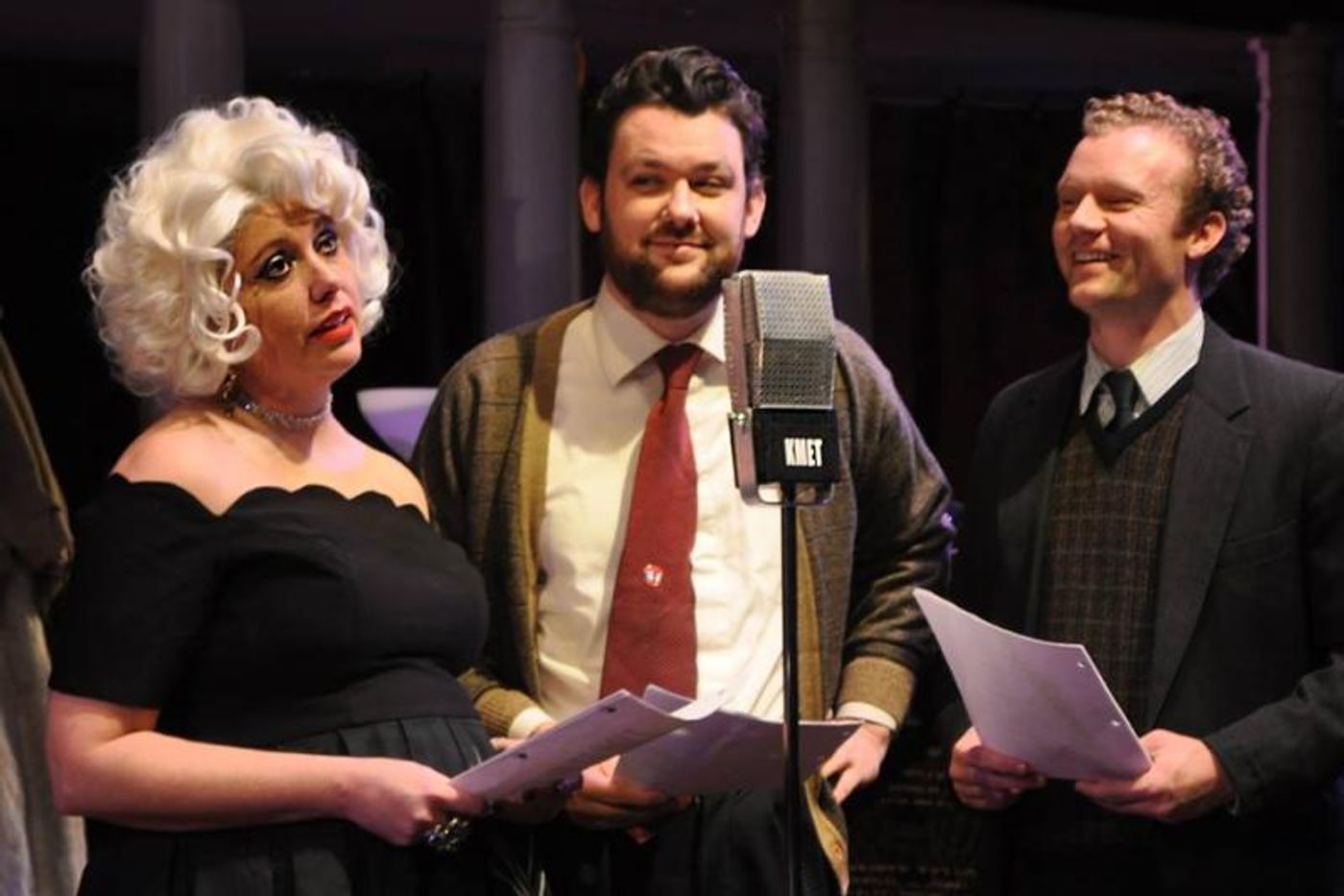 Review: IT'S A WONDERFUL LIFE: A LIVE RADIO PLAY at Metropolitan Ensemble Theatre At The Warwick  Image