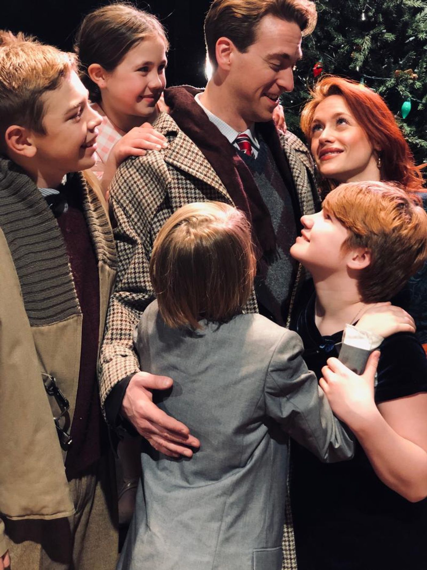 Review: IT'S A WONDERFUL LIFE: A LIVE RADIO PLAY at Metropolitan Ensemble Theatre At The Warwick  Image