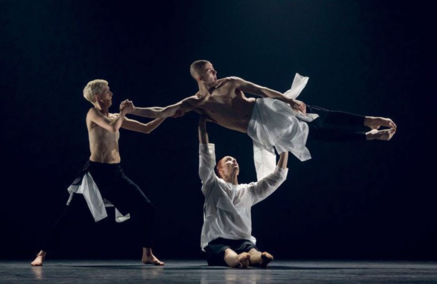 Review:  A FUTURISTIC EXPERIMENT. AUTOBIOGRAPHY BY COMPANY WAYNE MCGREGOR  At The LA Music Center Ahmanson Theatre  Image