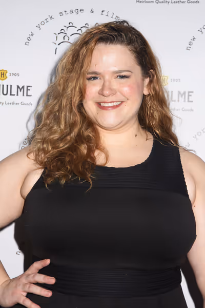 Bonnie Milligan Photo