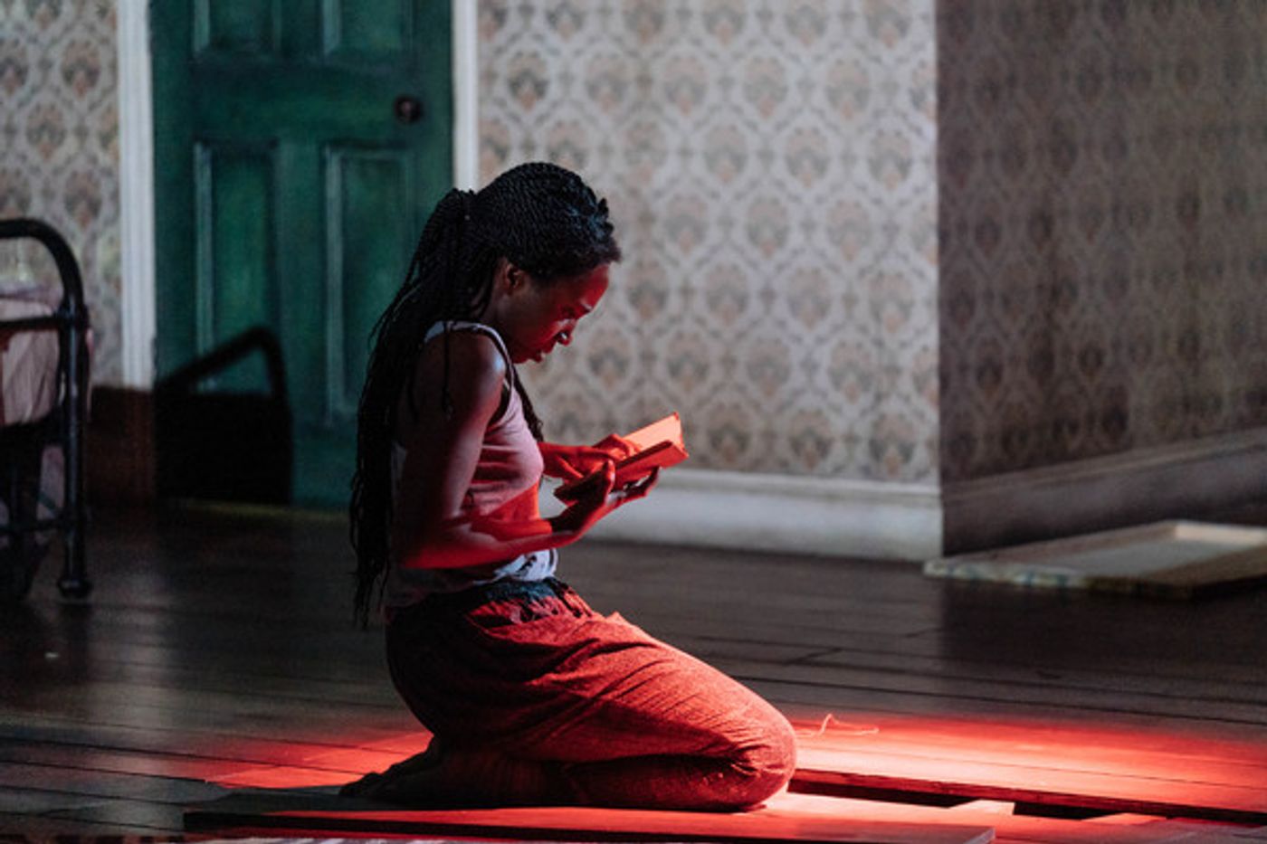 Photo Flash: First Look at THE TELL-TALE HEART at the National Theatre  Image