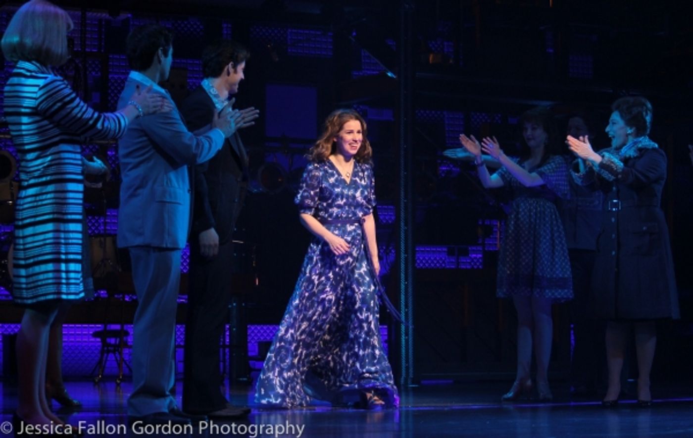 Wake Up With BWW 12/12: OKLAHOMA! Will Transfer to Broadway, and More!  Image