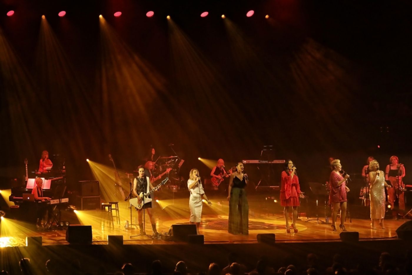 Review: HEAR ME ROAR Is A Fabulous Celebration Of Great Female Singer Songwriters Of the 20th and 21st Century  Image