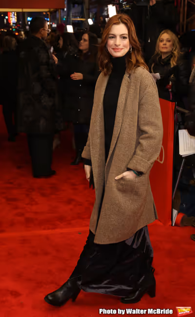 Anne Hathaway Photo