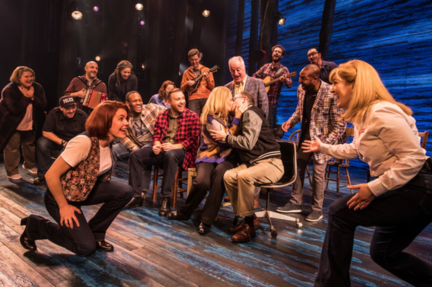 Photo Flash: First Look at Rachel Tucker and the UK Cast of COME FROM AWAY Photo Flash: First Look at Rachel Tucker and the UK Cast of COME FROM AWAY Image